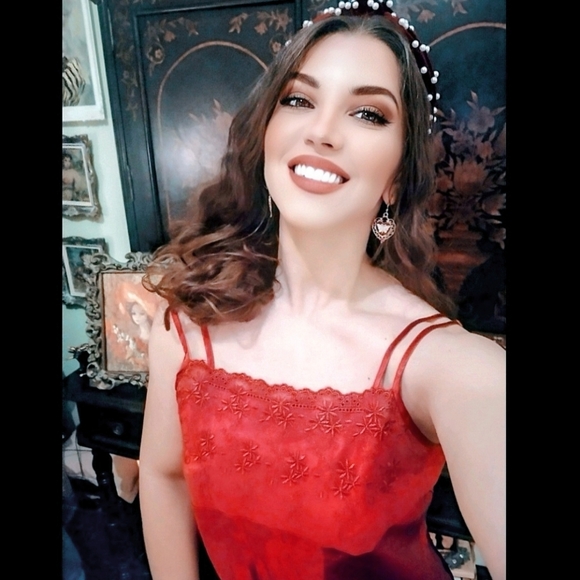 ♥️ Red Red Rose Gorgeous nightgown - Picture 3 of 6